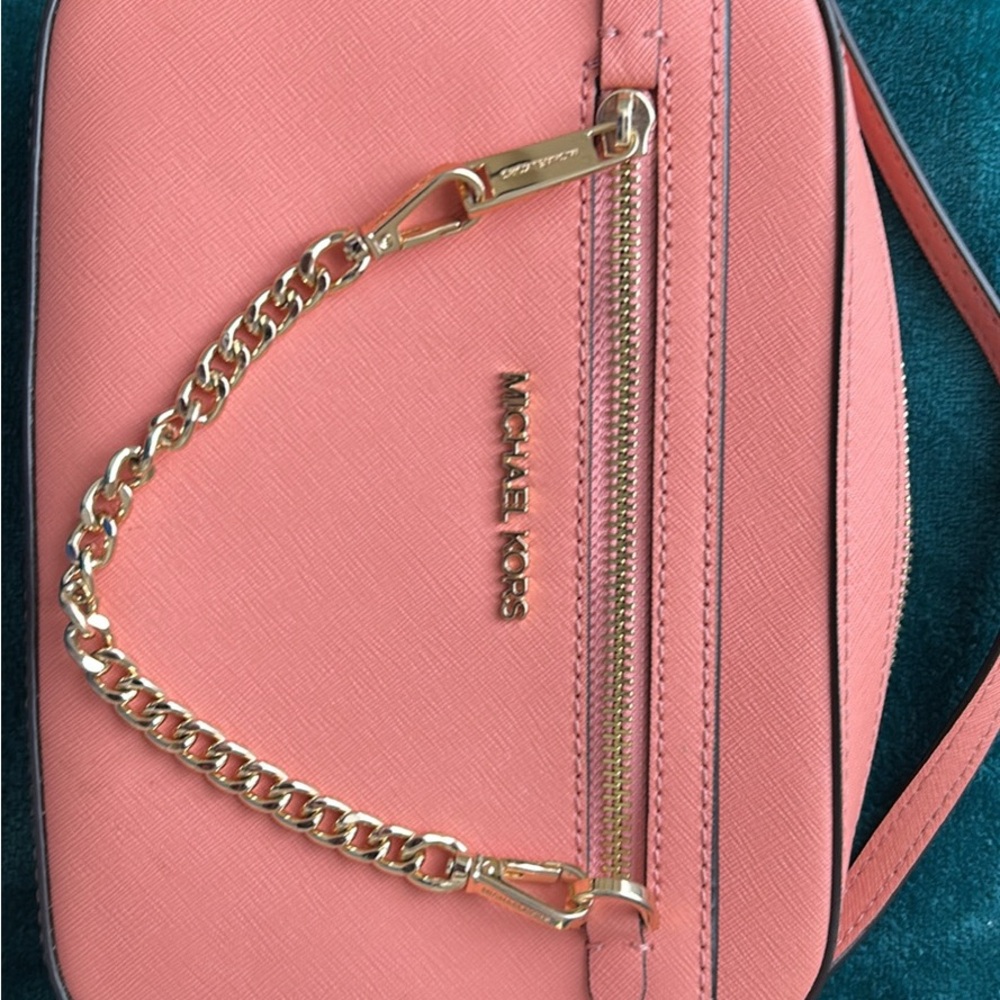 Michael Kors Coral Crossbody Bag with Gold Chain - Picture 2 of 7